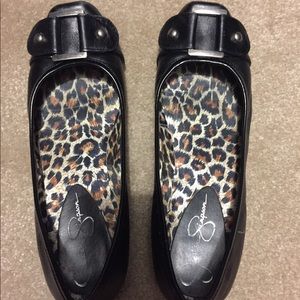 Jessica Simpson leather shoes. Small heel.